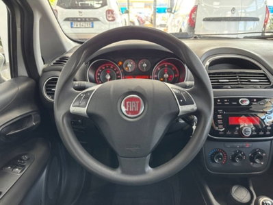 Fiat Punto 1.3 MJT II 75 CV 5 porte Young (12)