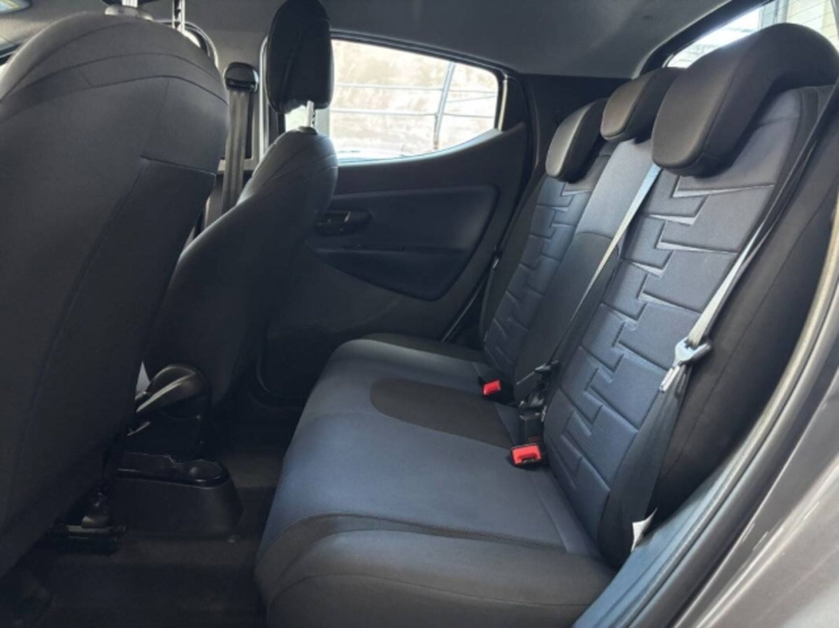 Lancia Ypsilon 1.0 FireFly 5 porte S&S Hybrid Silver Plus (12)