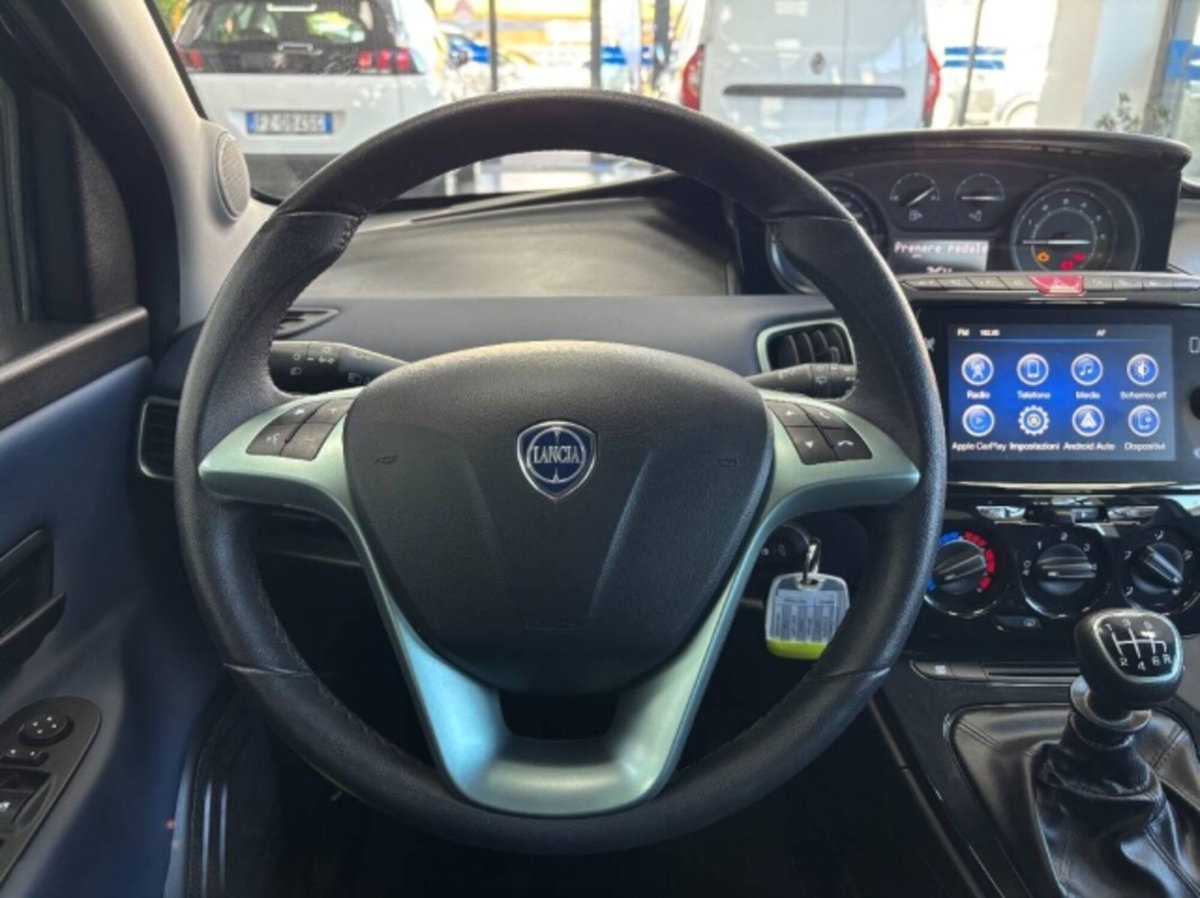 Lancia Ypsilon 1.0 FireFly 5 porte S&S Hybrid Silver Plus (14)
