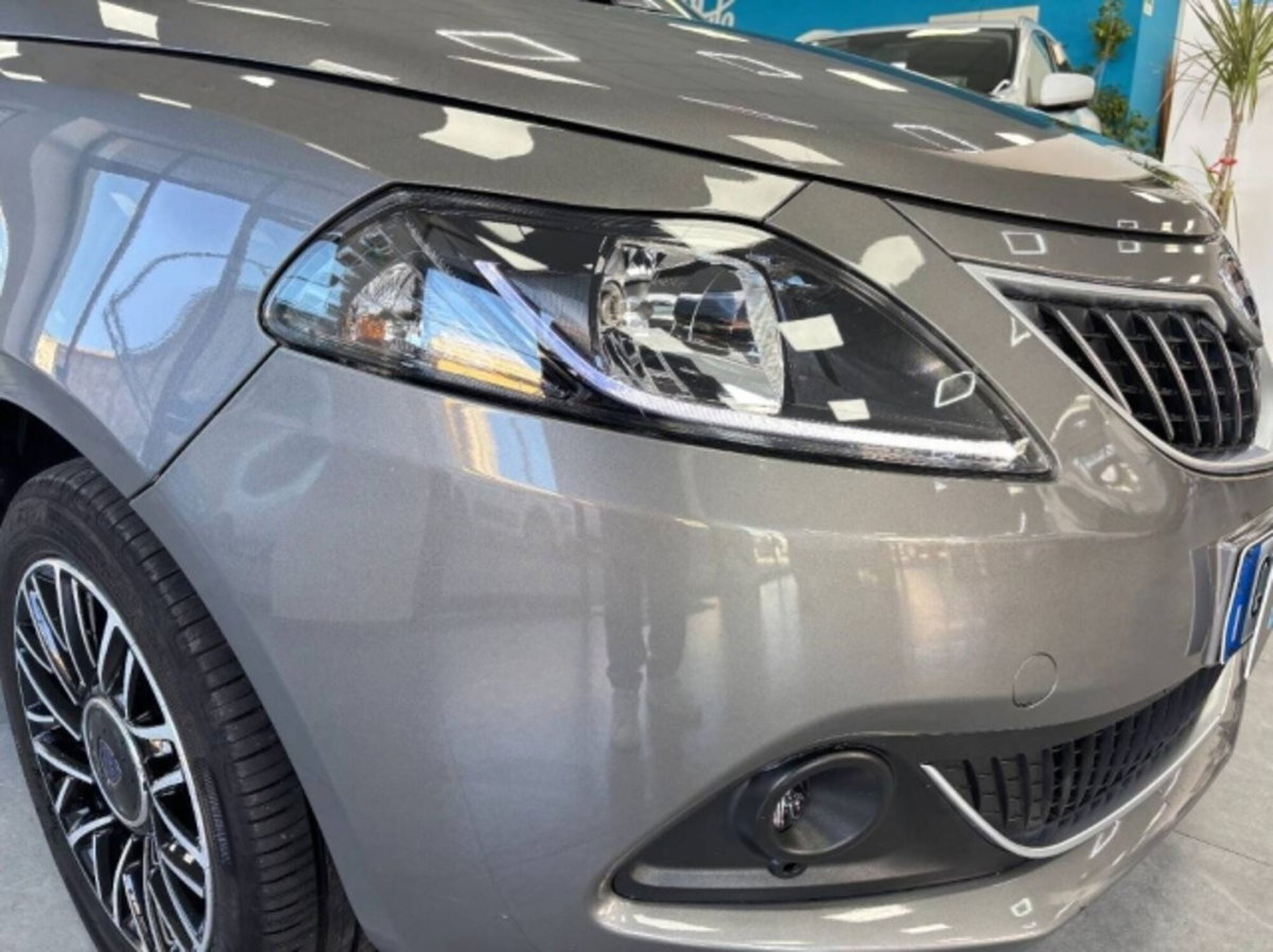 Lancia Ypsilon 1.0 FireFly 5 porte S&S Hybrid Silver Plus (7)