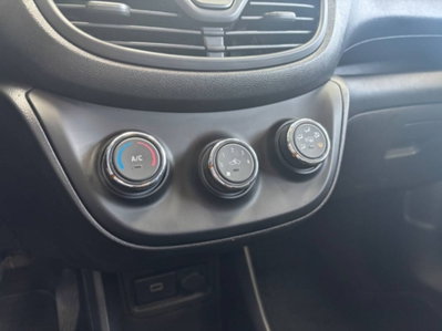 Opel Karl 1.0 75 CV (15)