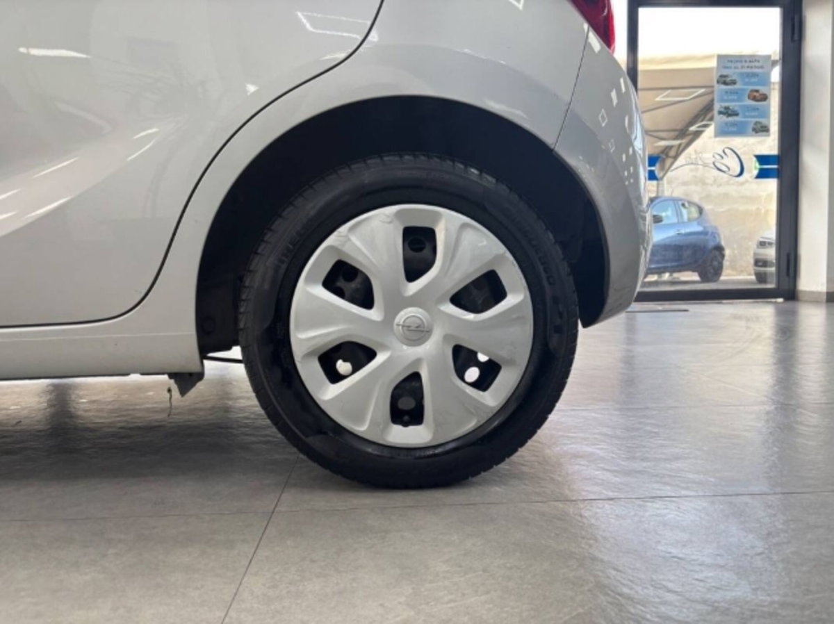 Opel Karl 1.0 75 CV (8)