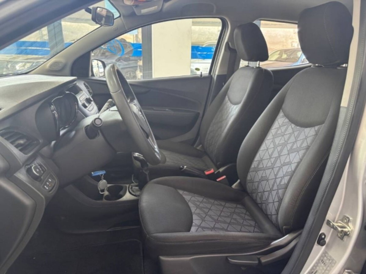 Opel Karl 1.0 75 CV (9)