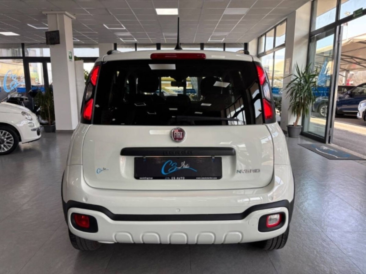 Fiat Panda 1.0 FireFly S&S Hybrid City Cross (5)