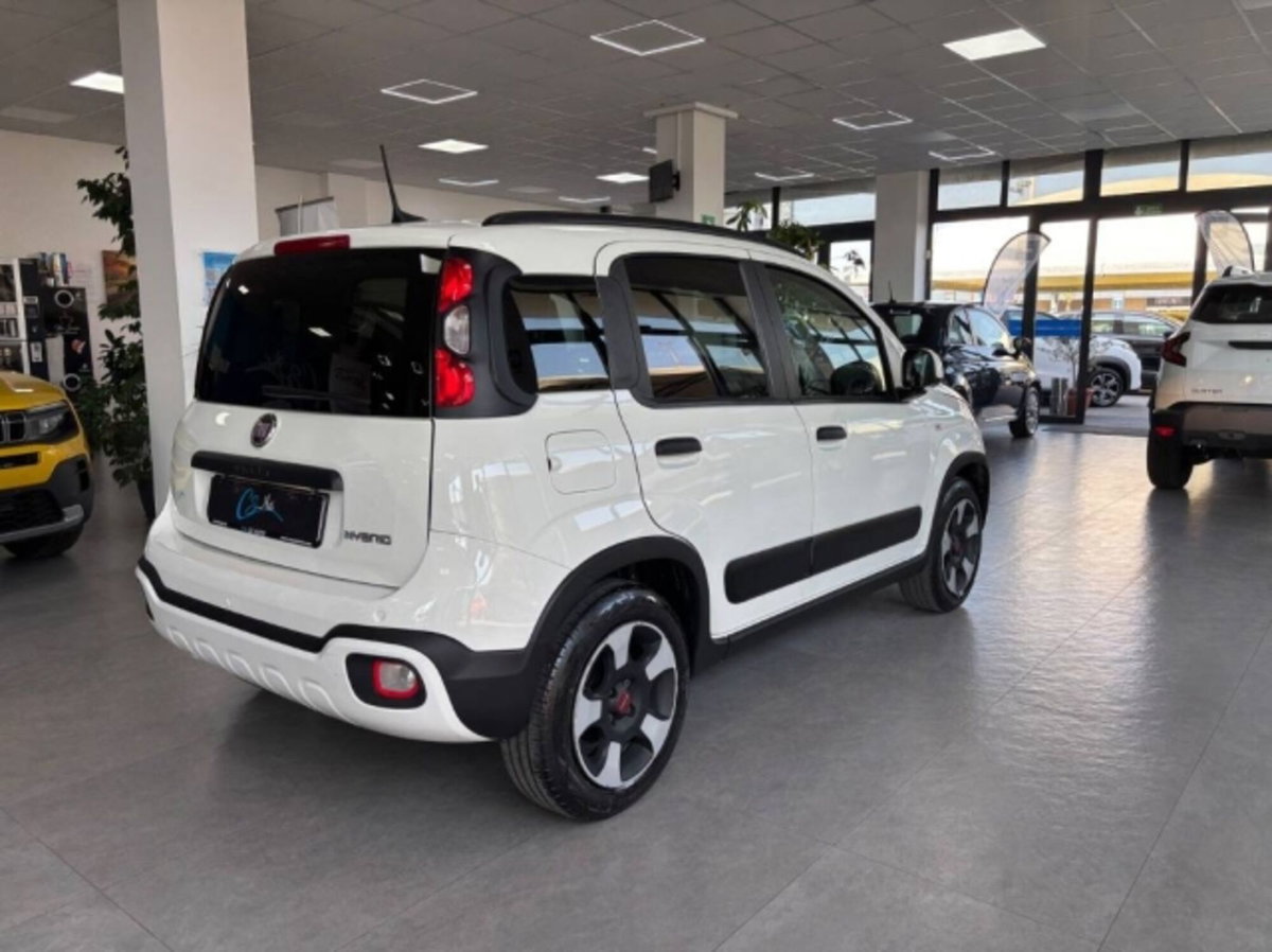 Fiat Panda 1.0 FireFly S&S Hybrid City Cross (6)