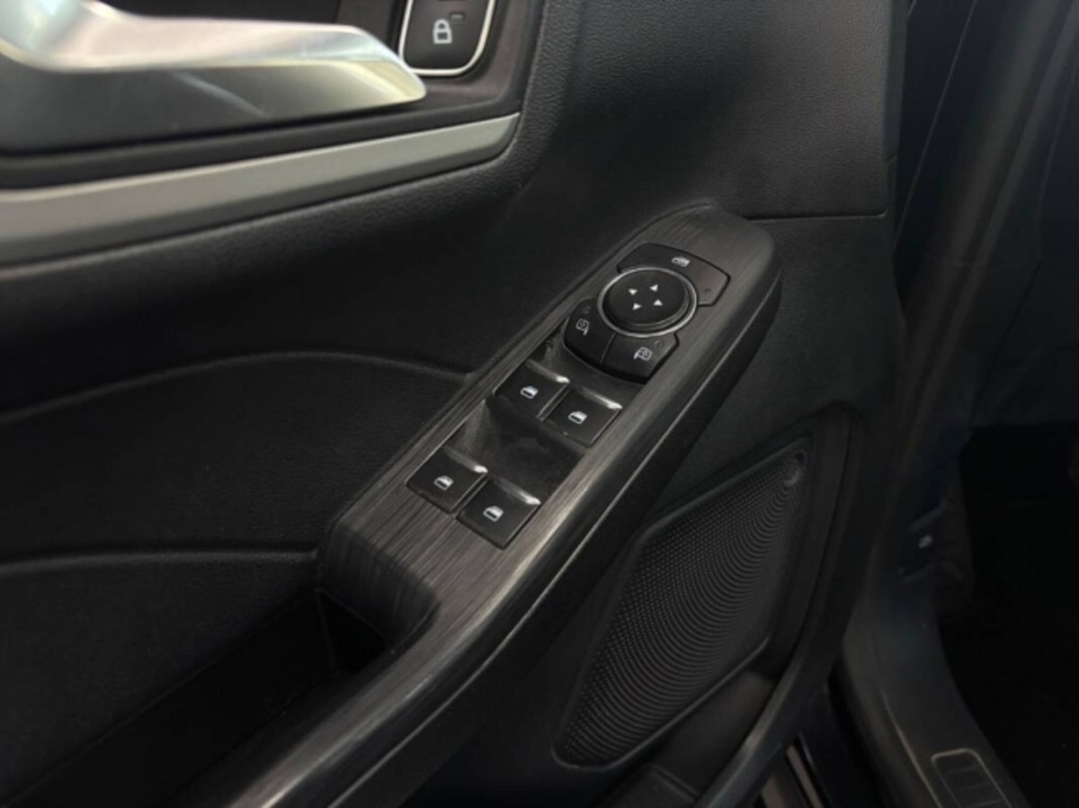 Ford Kuga 2.0 EcoBlue Hybrid 150 CV 2WD (10)