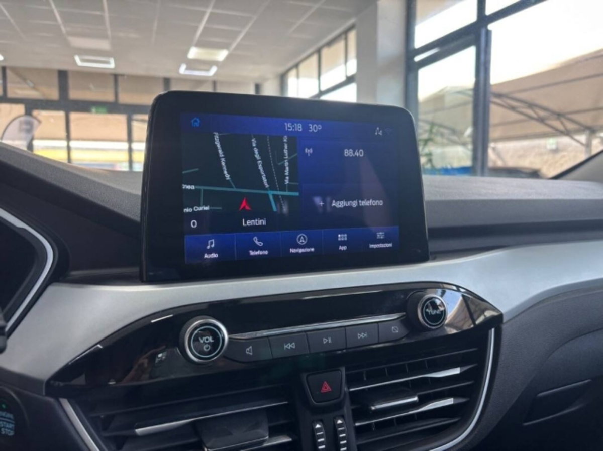Ford Kuga 2.0 EcoBlue Hybrid 150 CV 2WD (18)