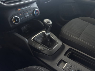 Ford Kuga 2.0 EcoBlue Hybrid 150 CV 2WD (19)