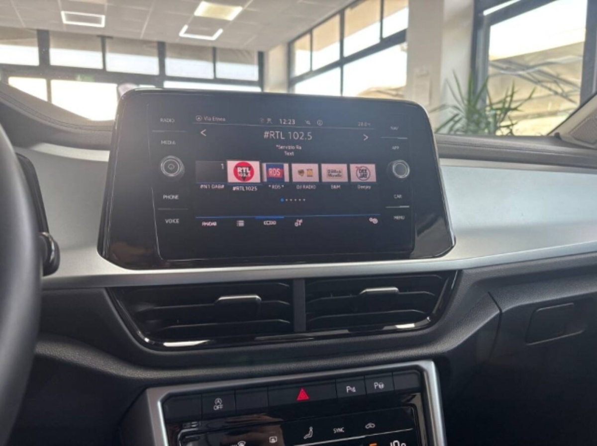 Volkswagen T-Roc 2.0 tdi Life 150cv dsg (16)