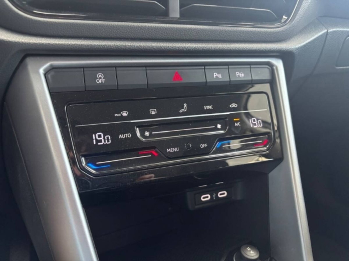Volkswagen T-Roc 2.0 tdi Life 150cv dsg (17)
