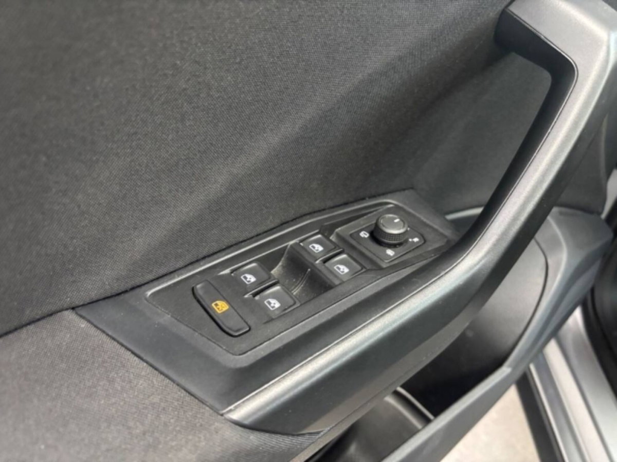 Volkswagen T-Roc 2.0 tdi Life 150cv dsg (9)