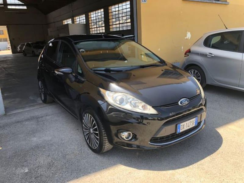 Ford Fiesta 1.4 TDCi 68CV 5 porte Titanium