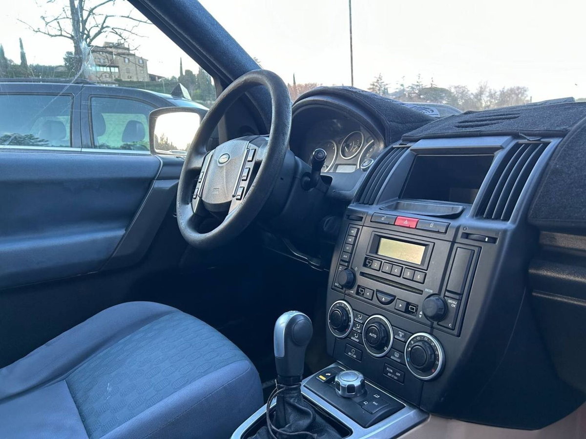 Land Rover Freelander 2.2 TD4 S.W. E (11)