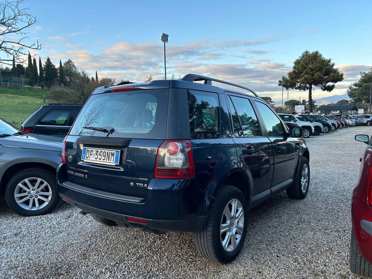 Land Rover Freelander 2.2 TD4 S.W. E (4)