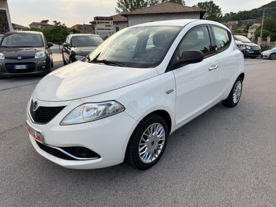 Lancia Ypsilon 1.2 69 CV 5 porte GPL Ecochic Silver usata