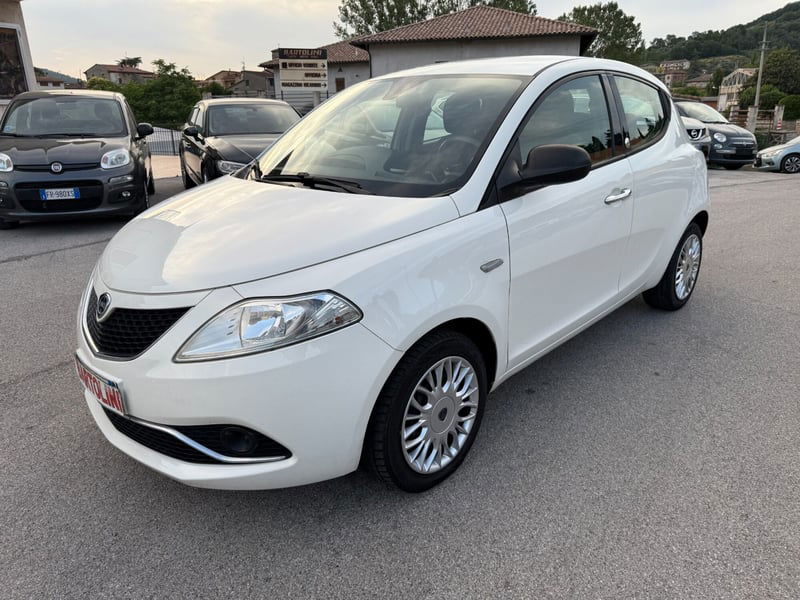 Lancia Ypsilon 1.2 69 CV 5 porte GPL Ecochic Silver