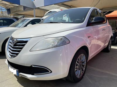 Lancia Ypsilon 1.2 69 CV 5 porte GPL Ecochic Alberta Ferretti nuova
