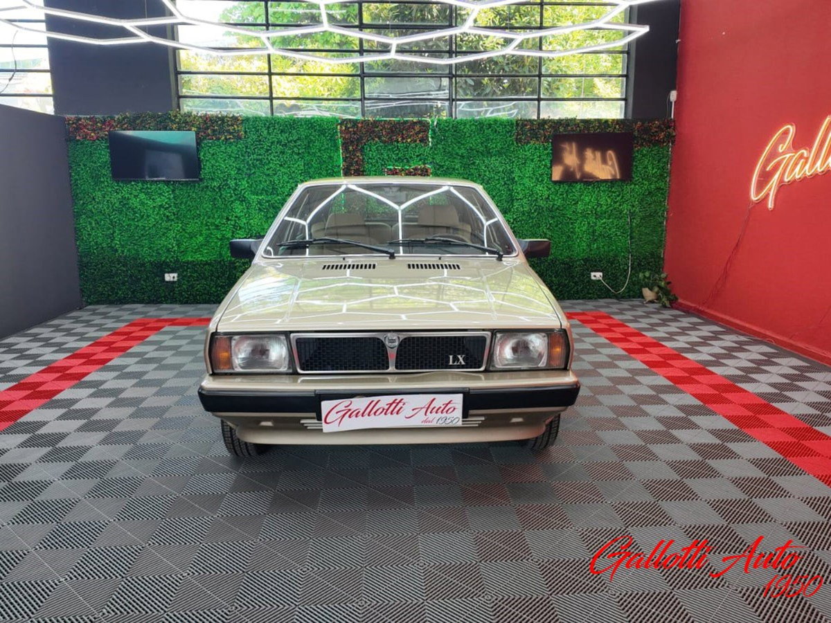 Lancia Delta LX (2)