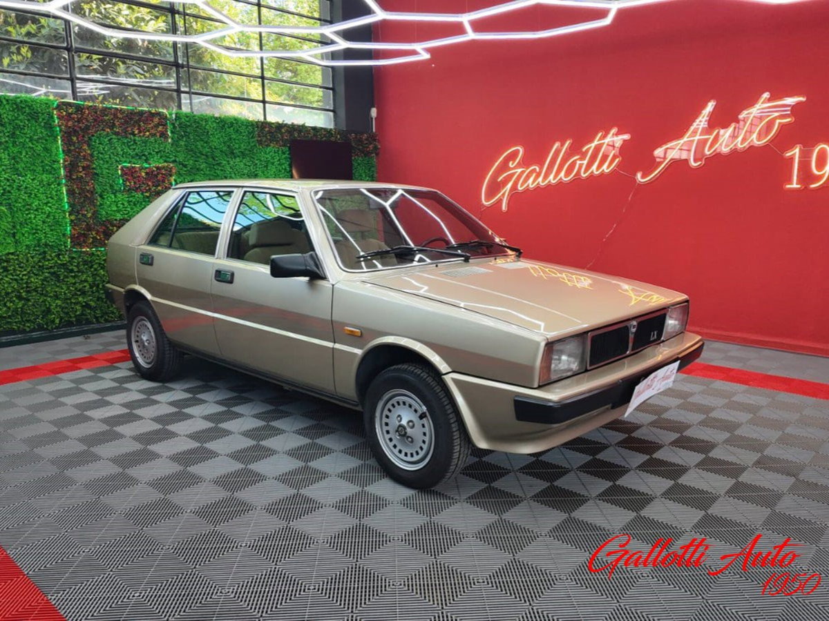 Lancia Delta LX (3)