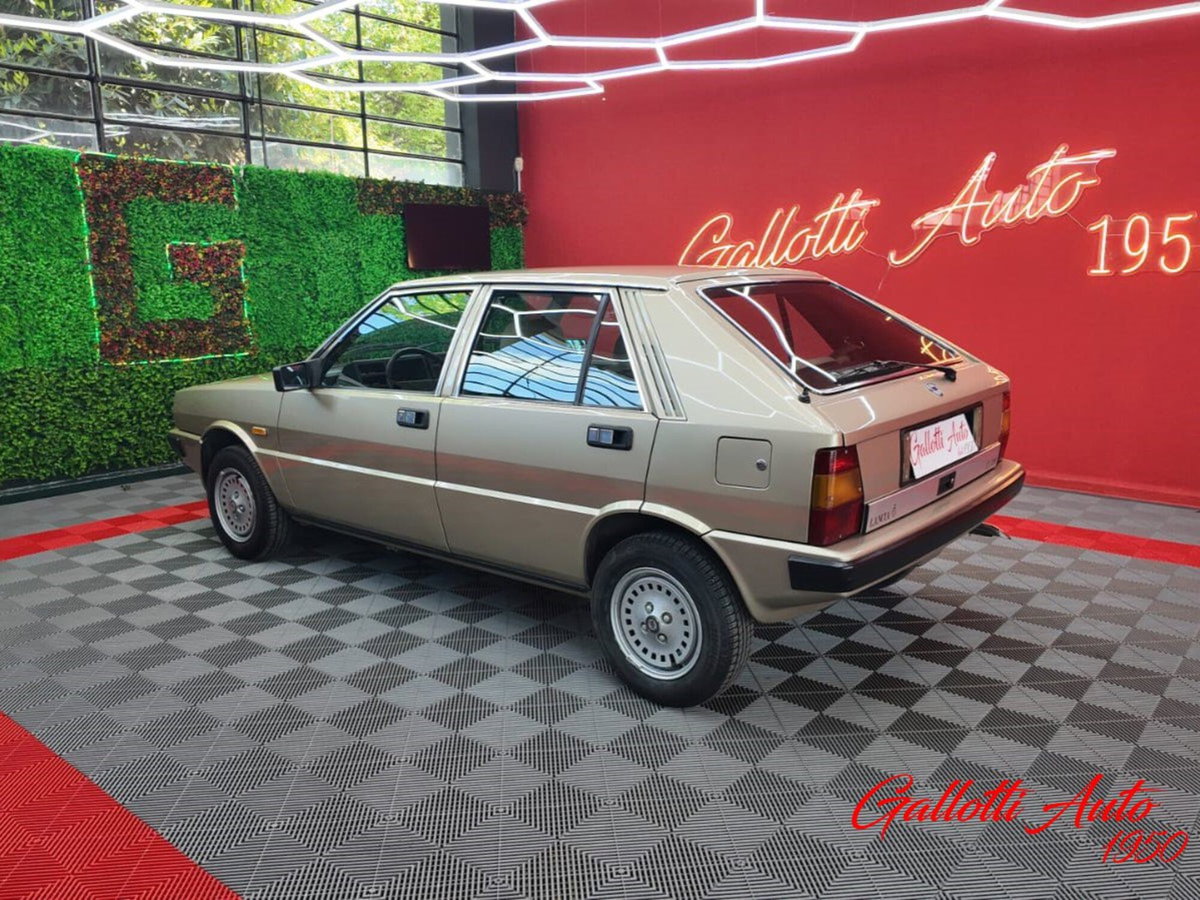 Lancia Delta LX (6)