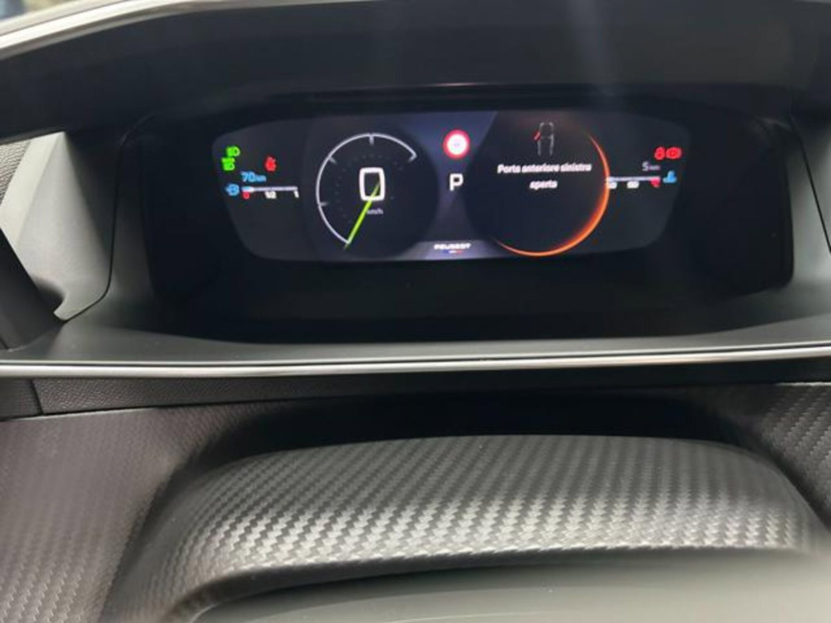 Peugeot 2008 50 kWh GT (16)