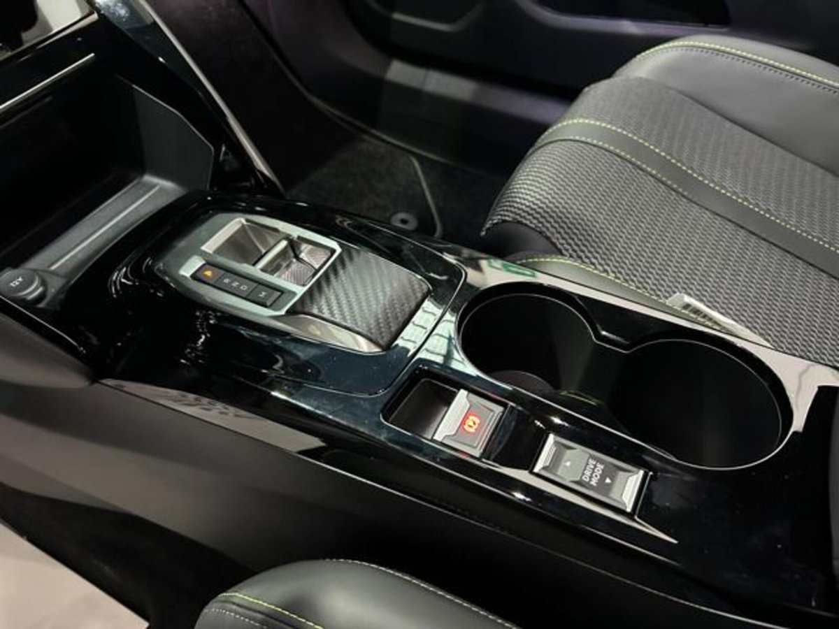 Peugeot 2008 50 kWh GT (20)