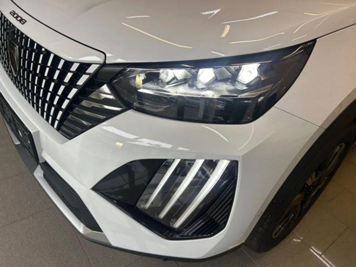 Peugeot 2008 50 kWh GT (2)