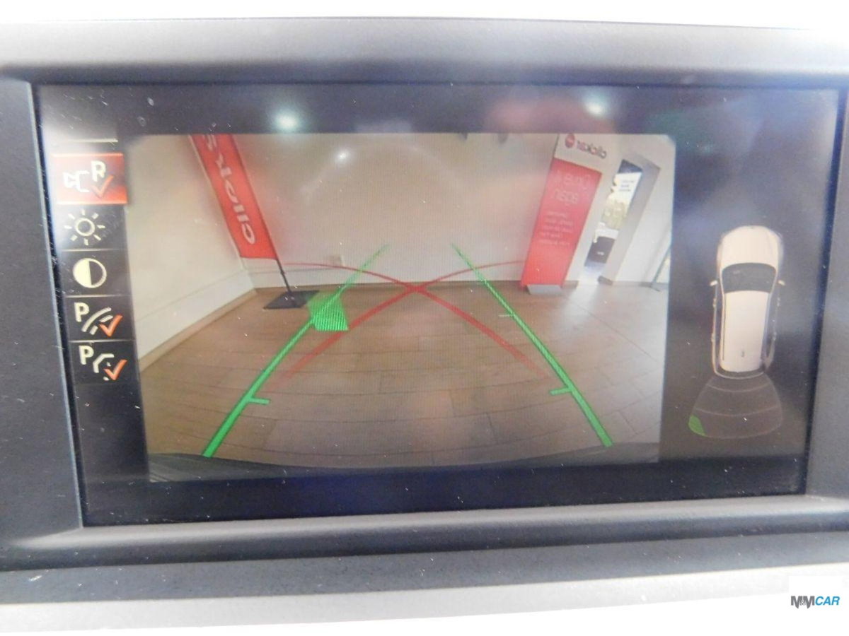 BMW X1 sDrive18d Advantage (10)