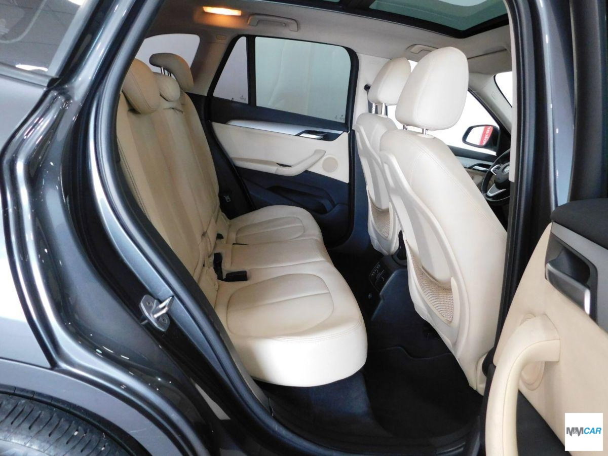 BMW X1 sDrive18d Advantage (16)