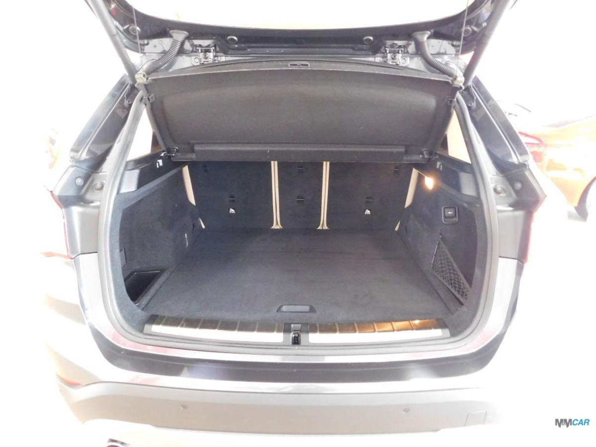 BMW X1 sDrive18d Advantage (17)