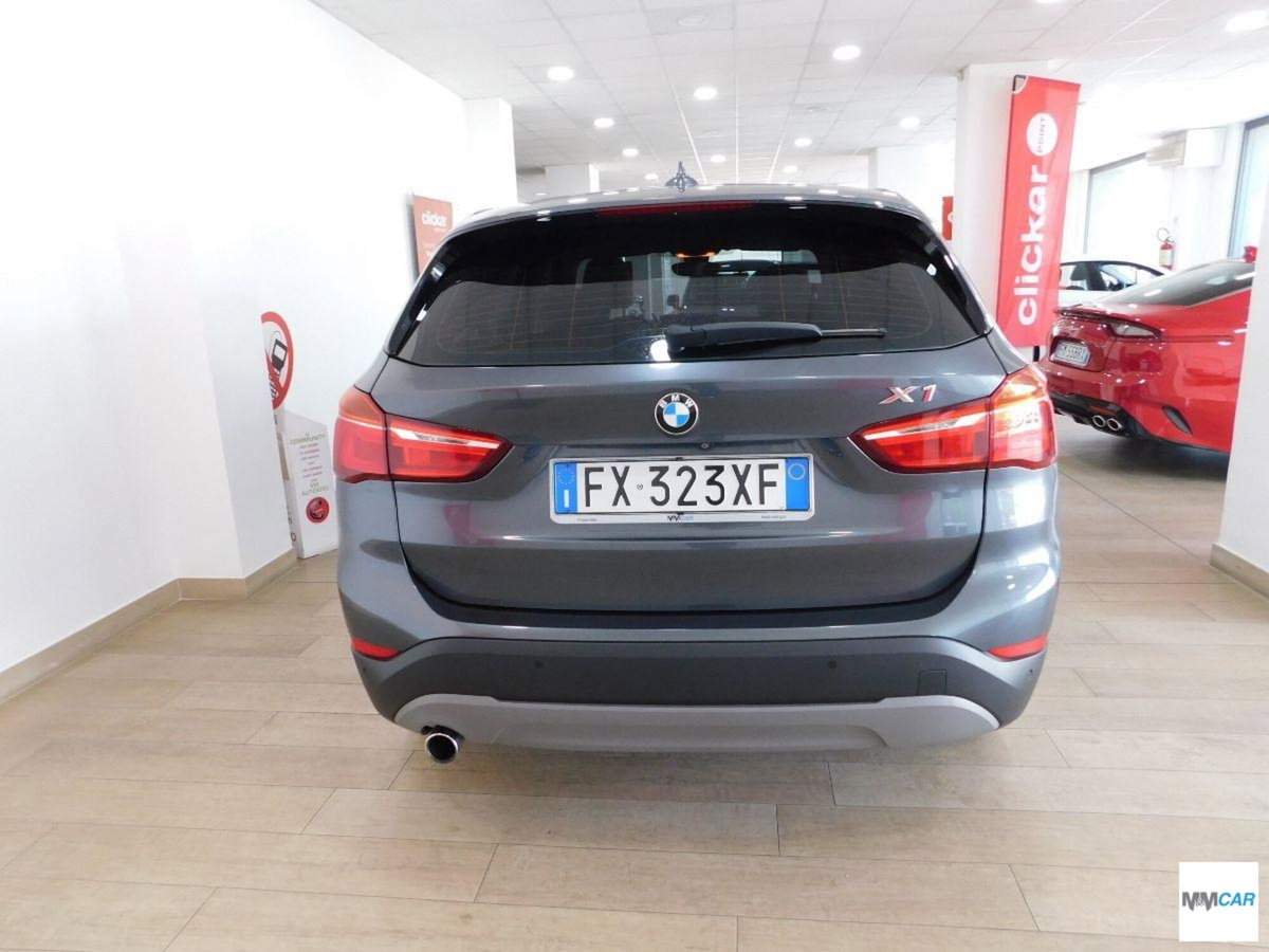 BMW X1 sDrive18d Advantage (5)