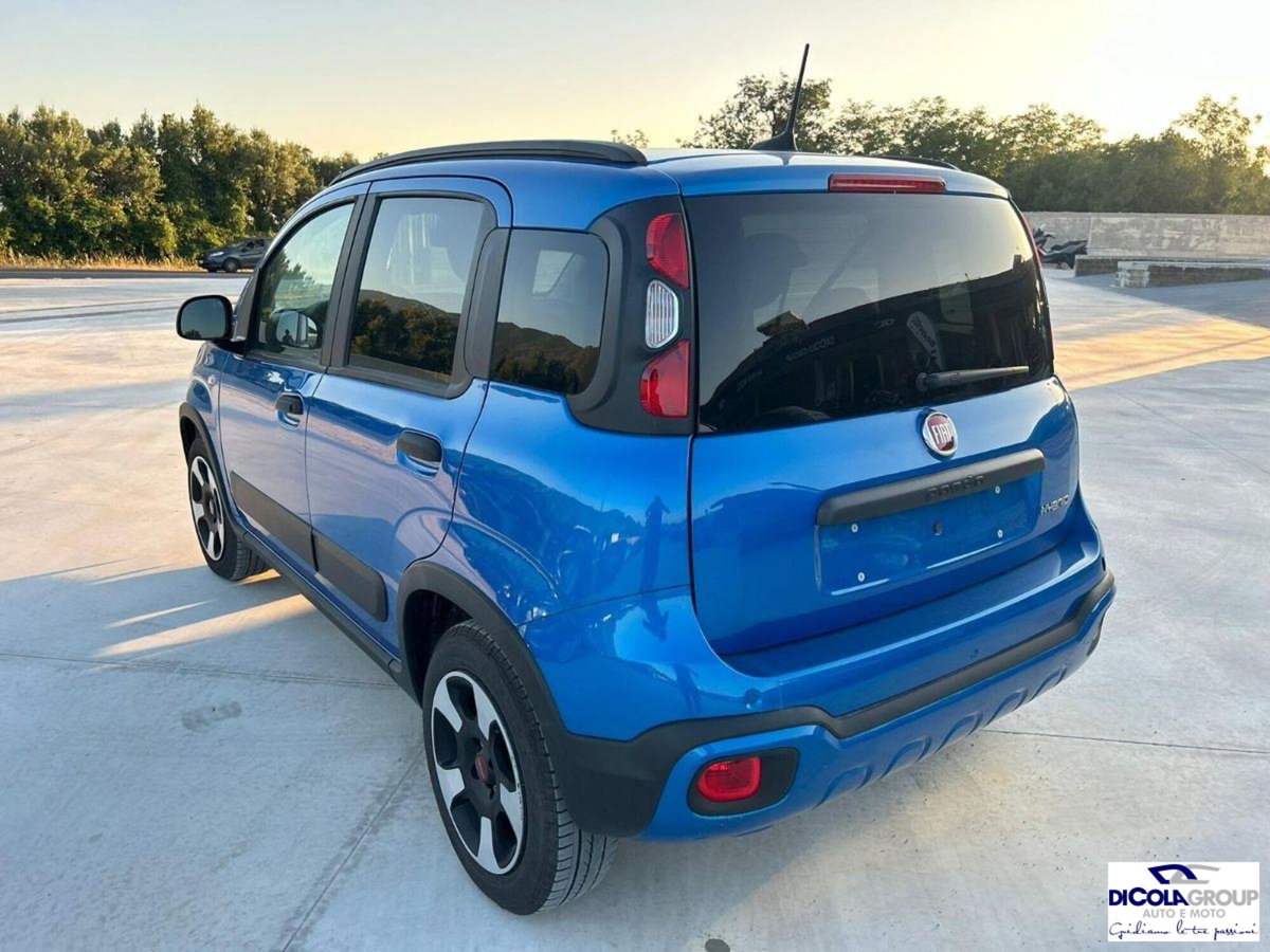 Fiat Panda 1.0 FireFly S&S Hybrid City Cross (4)