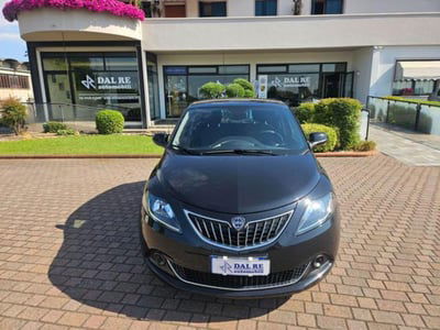 Lancia Ypsilon 1.0 FireFly 5 porte S&S Hybrid Ecochic Silver usata