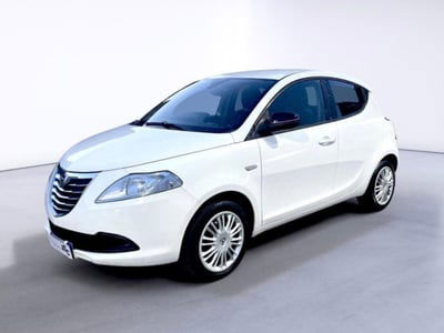 Lancia Ypsilon 1.2 69 CV 5 porte Silver usata