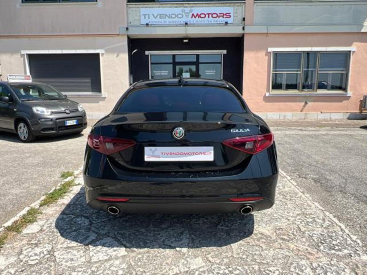 Alfa Romeo Giulia 2.2 Turbodiesel 180 CV AT8 Super (6)
