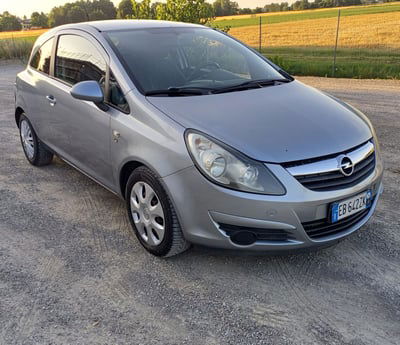 Opel Corsa 1.2 3 porte Sport usata