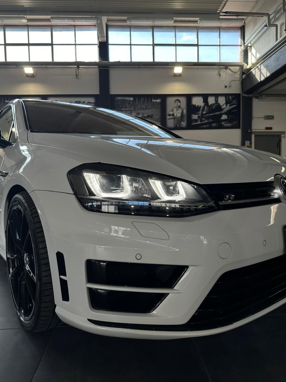 Volkswagen Golf 2.0 TSI 4mot. DSG 5p. R (4)