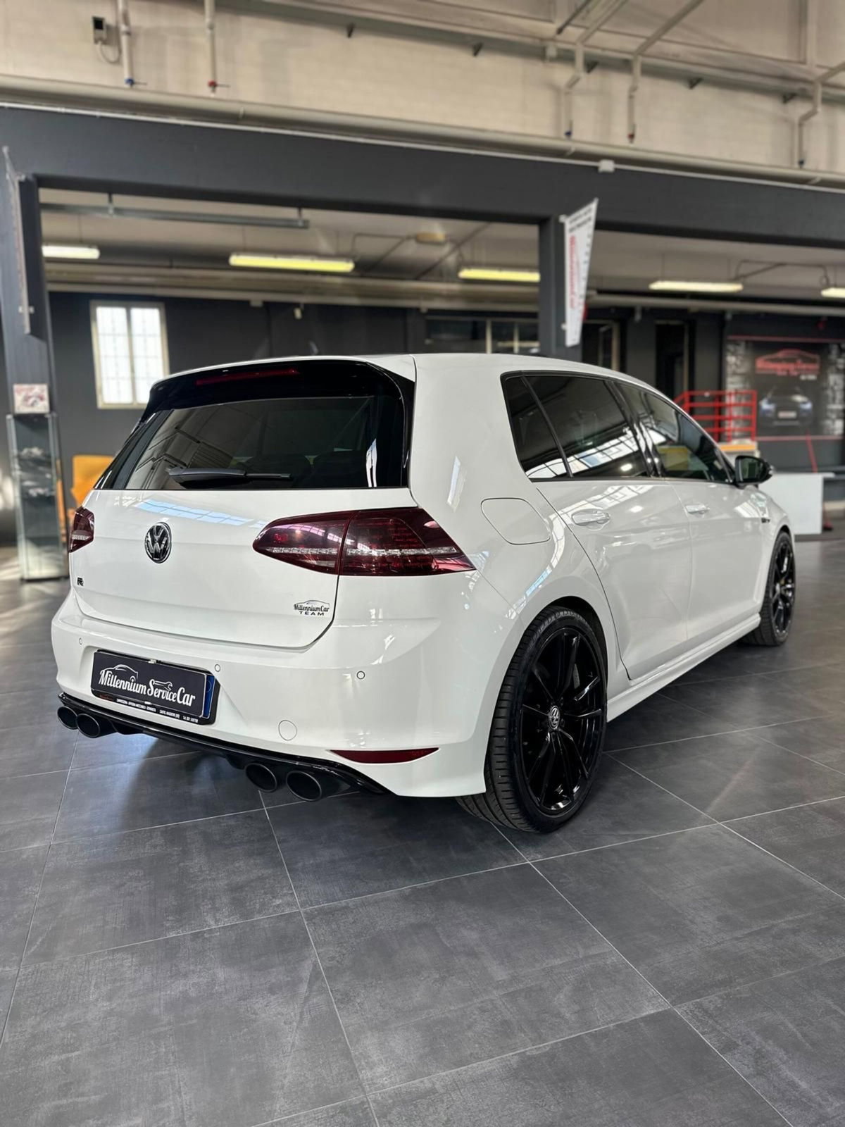 Volkswagen Golf 2.0 TSI 4mot. DSG 5p. R (6)