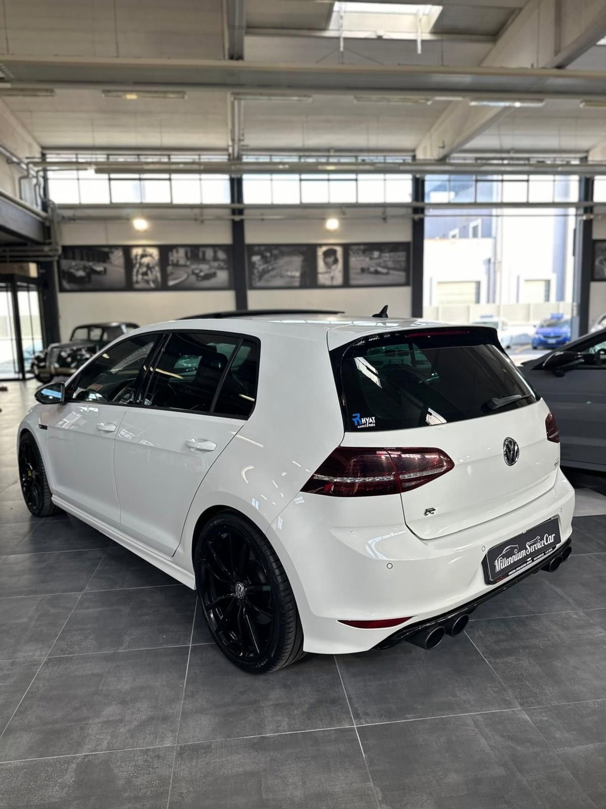 Volkswagen Golf 2.0 TSI 4mot. DSG 5p. R (8)