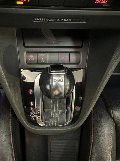 Volkswagen Golf 2.0 TSI 4mot. DSG 5p. R (18)