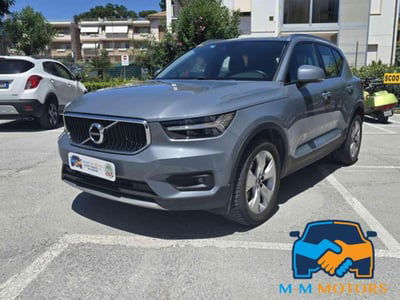 Volvo XC40 T2 Momentum Pro usata