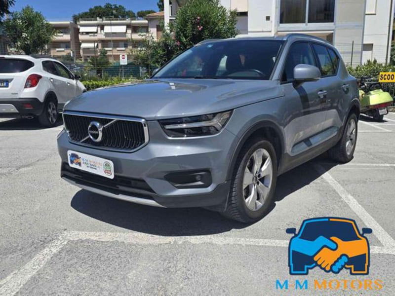Volvo XC40 T2 Momentum Pro