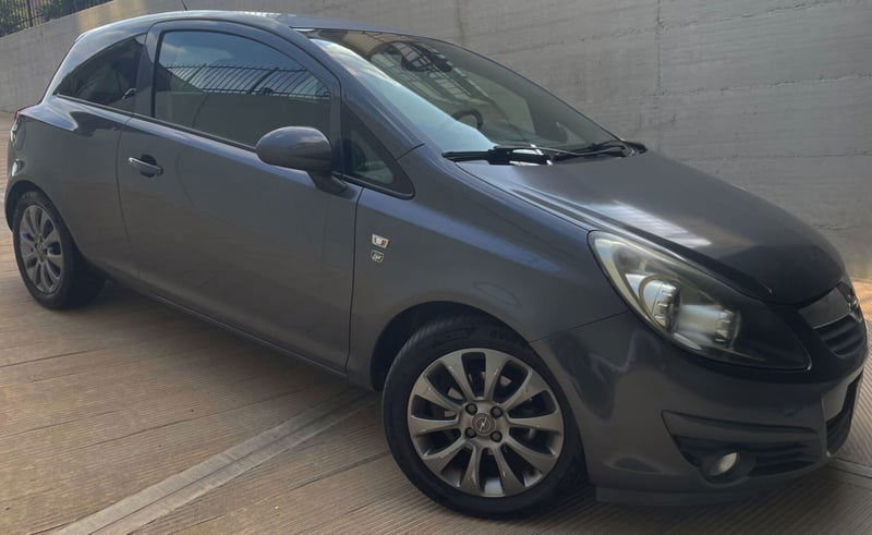 Opel Corsa 1.2 3 porte Club