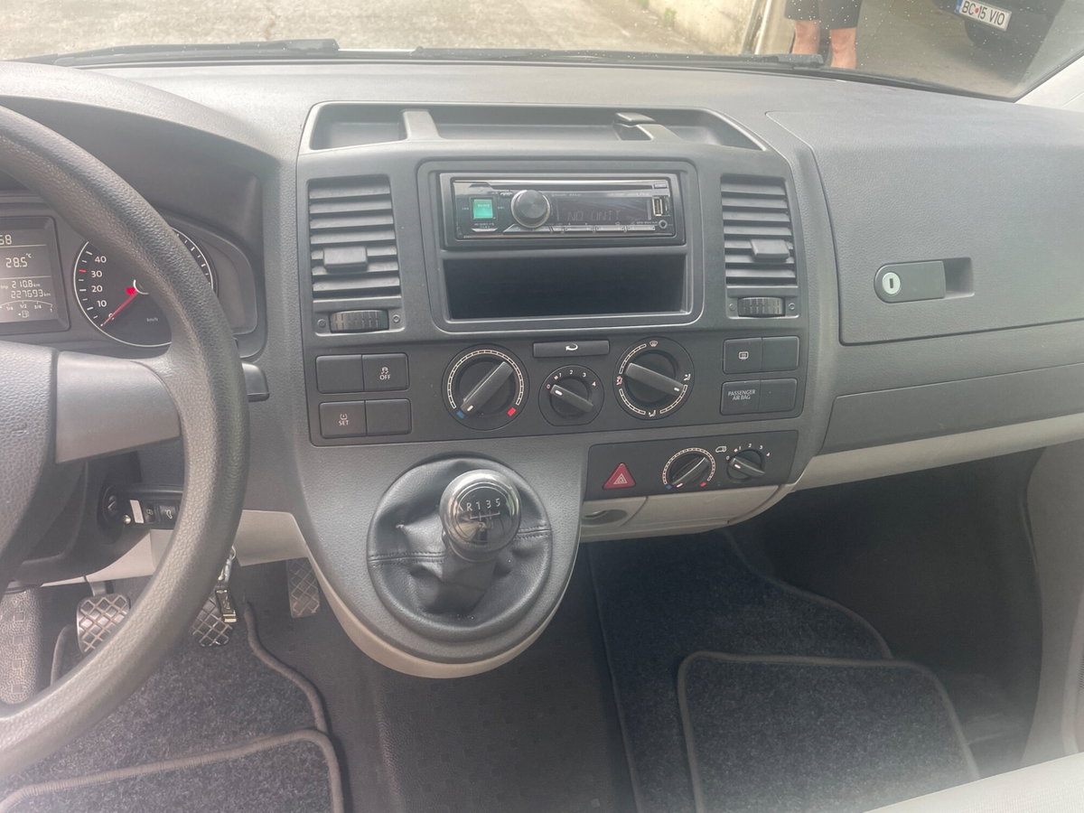 Volkswagen Veicoli Commerciali Transporter Furgone 2.0 TDI 102CV PC Kombi (10)