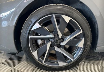 Peugeot 308 1.5 bluehdi Allure s&s 130cv eat8 (5)