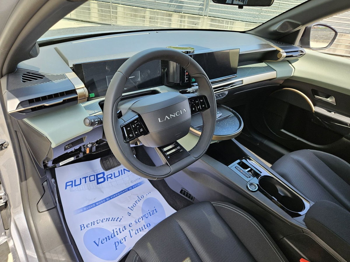 Lancia Ypsilon 1.2 mhev Edizione Cassina e-dct (10)