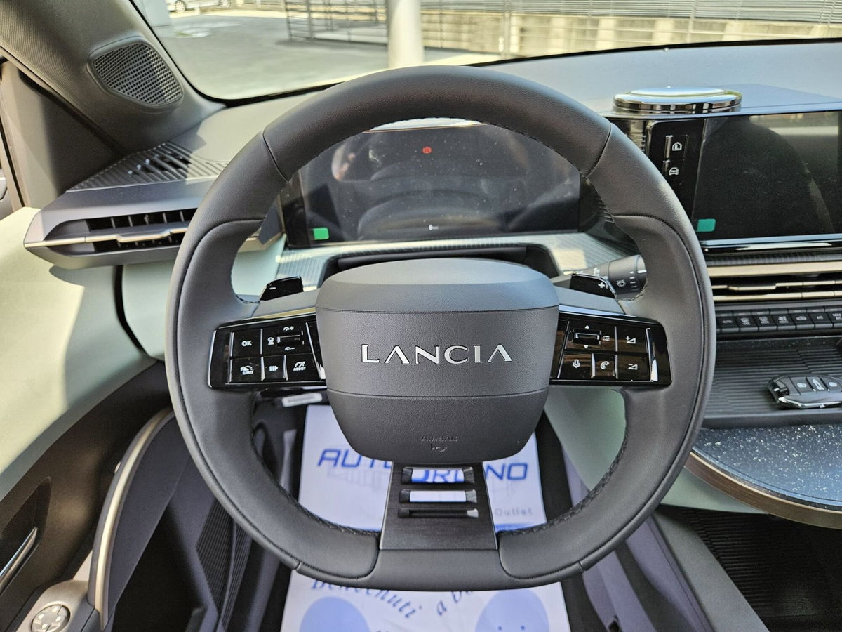 Lancia Ypsilon 1.2 mhev Edizione Cassina e-dct (12)