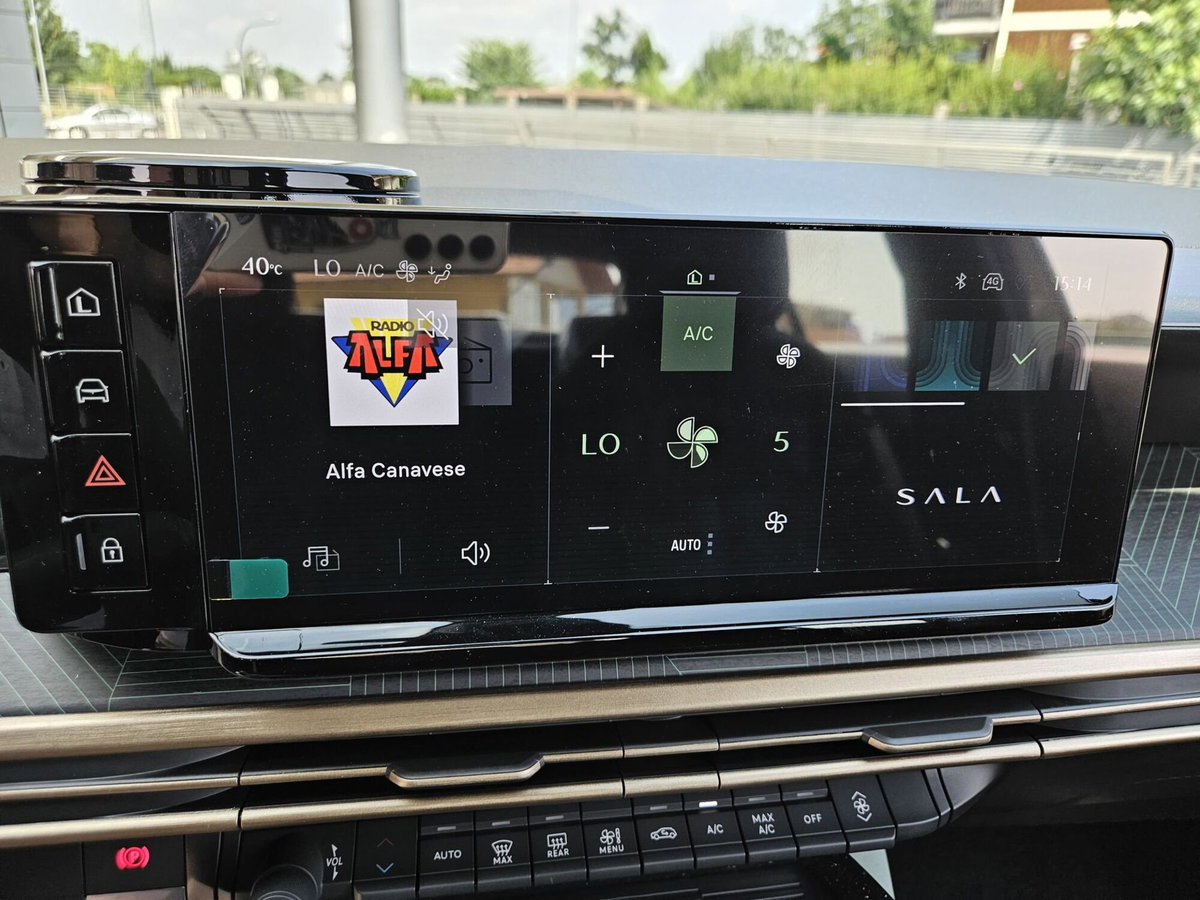 Lancia Ypsilon 1.2 mhev Edizione Cassina e-dct (14)