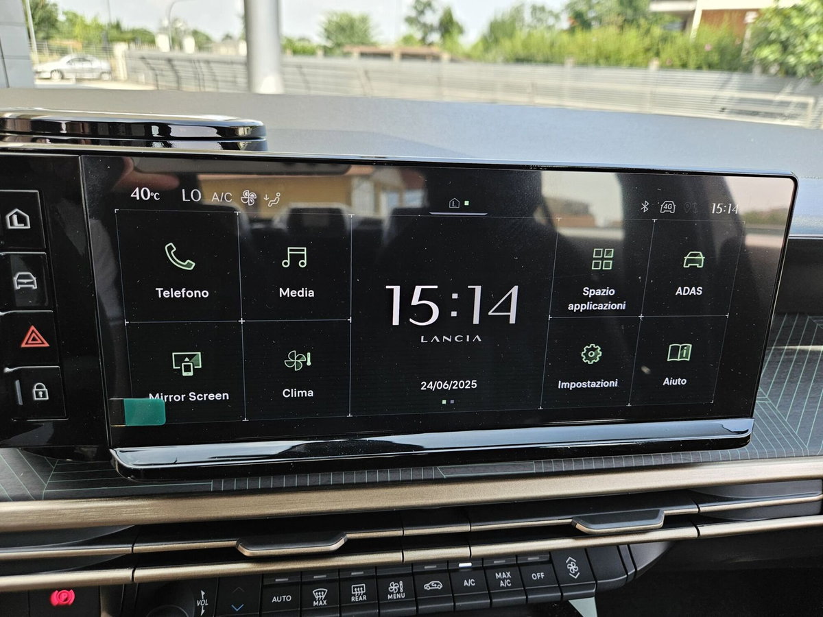 Lancia Ypsilon 1.2 mhev Edizione Cassina e-dct (19)