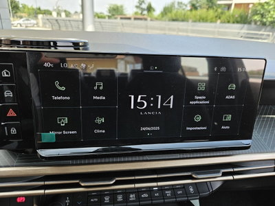 Lancia Ypsilon 1.2 mhev Edizione Cassina e-dct (19)
